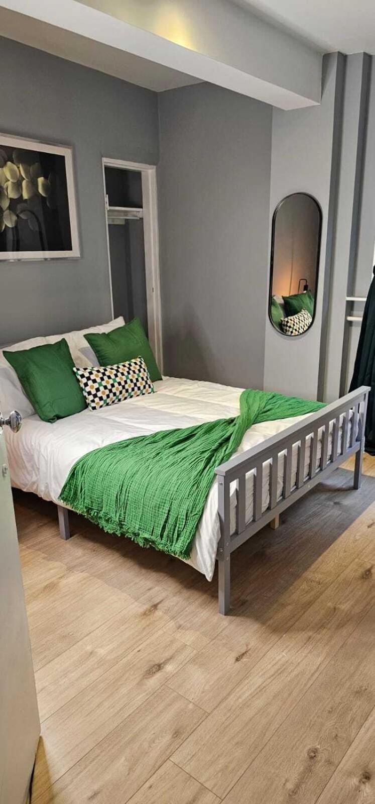 Westfield Apartments Near Murrayfield Stadium EDI Rom bilde
